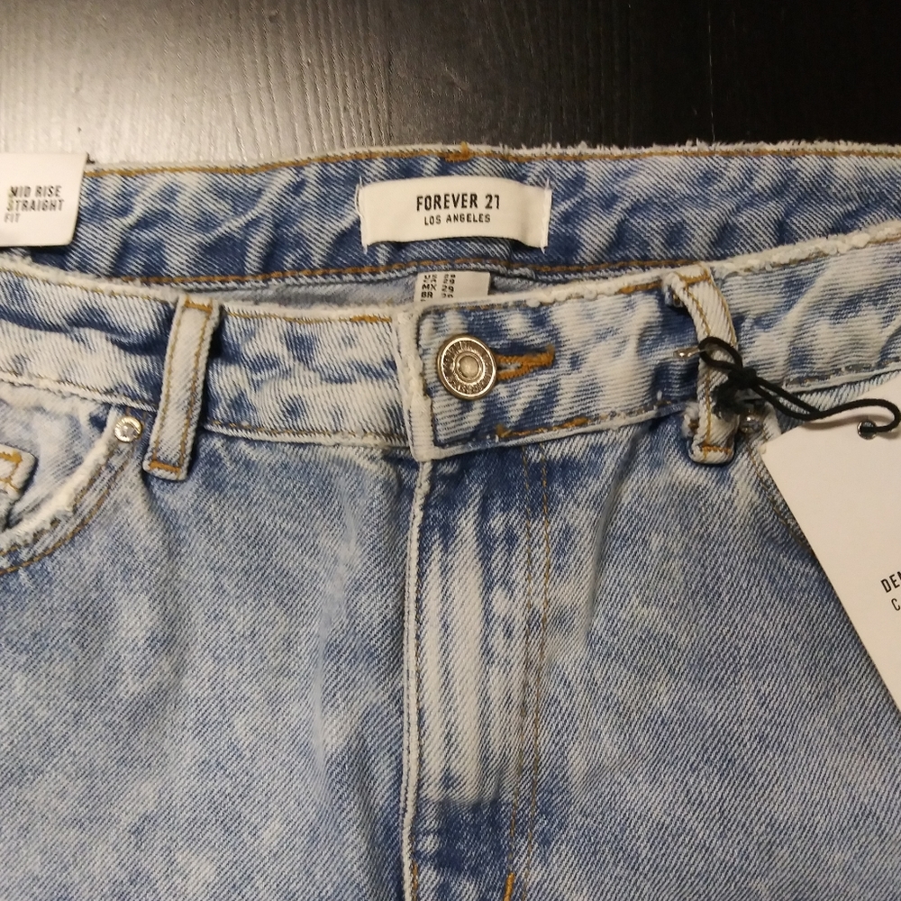 F21 | NWT Mid Rise Straight Fit Jeans - Picture 4 of 8